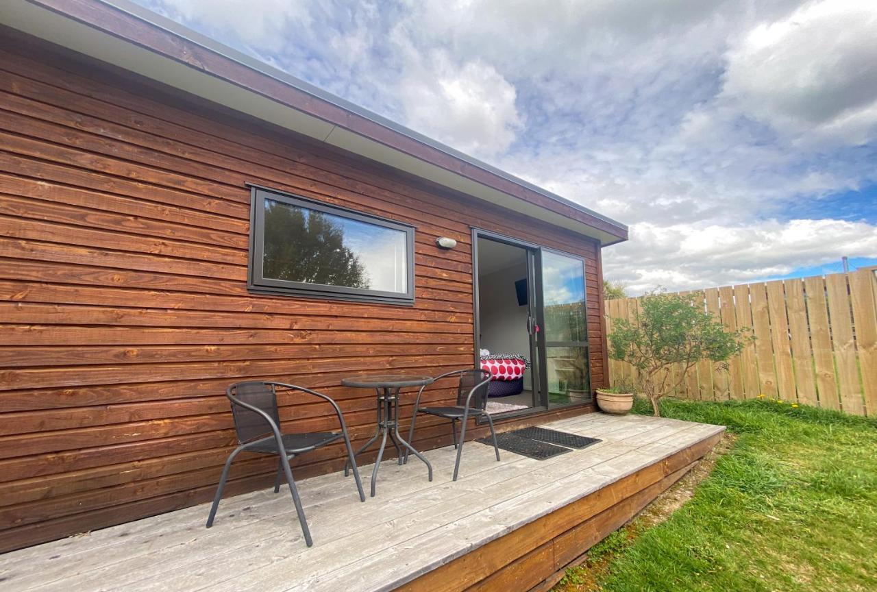 Lake Hawea Cabin With Mountain Views- Outdoor Bath! Exterior photo