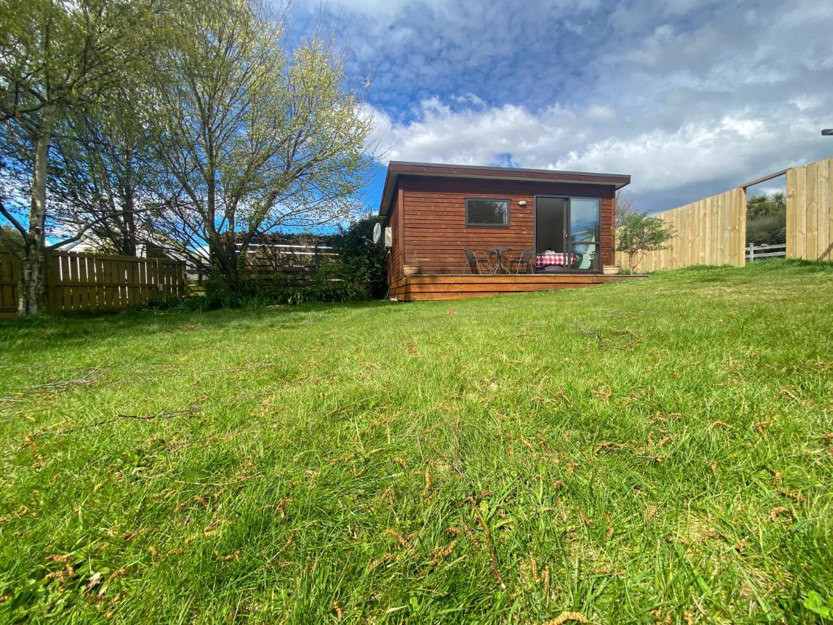 Lake Hawea Cabin With Mountain Views- Outdoor Bath! Exterior photo